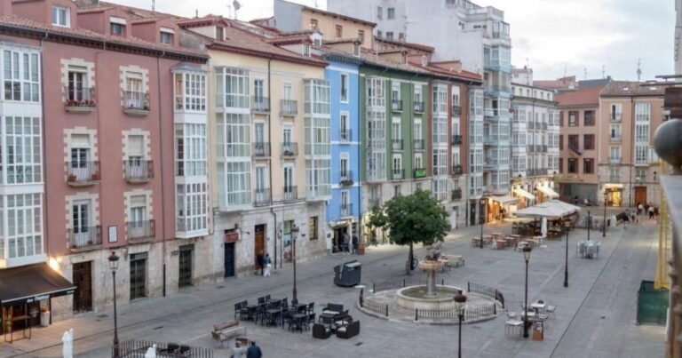 Albergue Hostel Catedral Burgos Camino de Santiago Frances 6 768x403