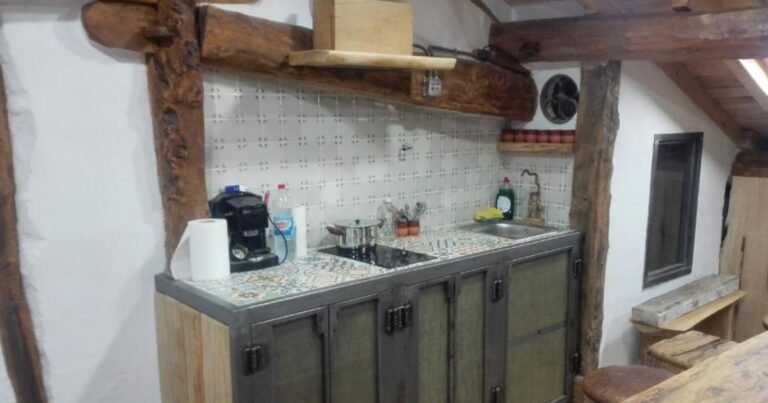 Albergue Hostel La Plazuela Verde Atapuerca Camino de Santiago Frances 2 768x403