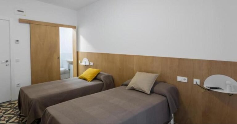 Albergue Hostel Punto B Belorado Camino de Santiago Frances 7 768x403