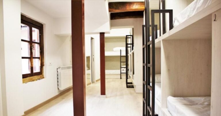 Albergue Hostel Quartier Leon Jabalquinto Camino de Santiago Frances 10 768x403