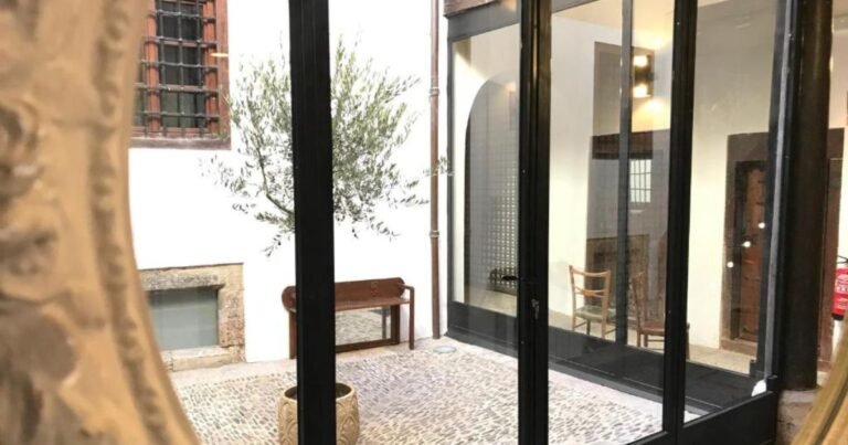 Albergue Hostel Quartier Leon Jabalquinto Camino de Santiago Frances 11 768x403