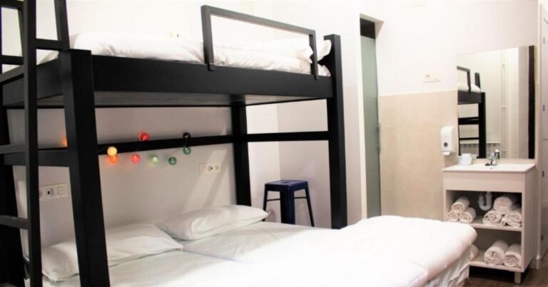 Albergue Hostel Quartier Leon Jabalquinto Camino de Santiago Frances 14 768x403