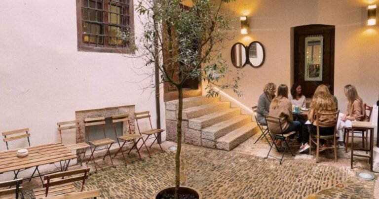 Albergue Hostel Quartier Leon Jabalquinto Camino de Santiago Frances 3 768x403