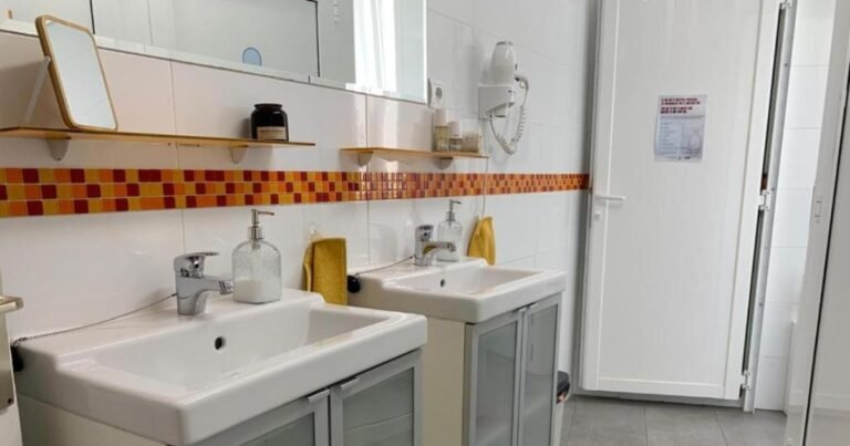 Albergue Leon Hostel Camino de Santiago Frances 4 768x403