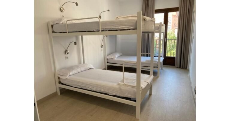 Albergue Palacio Real Hostel Leon Camino de Santiago Frances 16 768x403