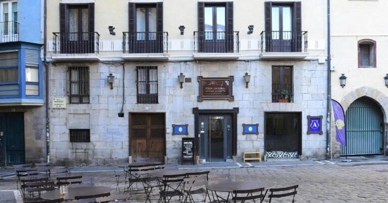 Albergue Plaza Catedral Pamplona Camino de Santiago Frances 768x403