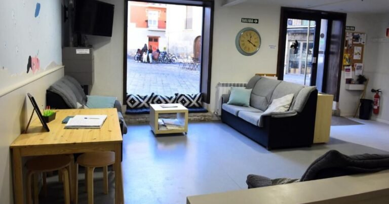 Albergue Plaza Catedral Pamplona Camino de Santiago Frances 12 768x403