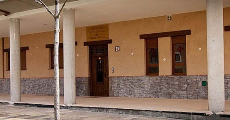 Albergue Santo Tomas de Canterbury Leon Camino de Santiago Frances 768x403