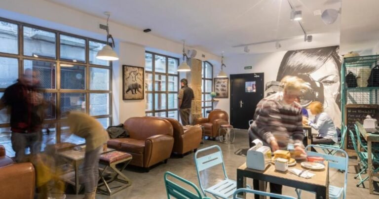 Albergue Winederful Hostel Cafe Logrono Camino de Santiago Frances 6 768x403