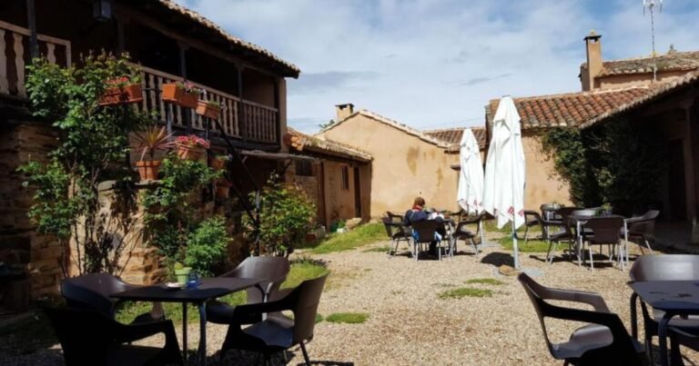 Casa Rural Las Aguedas Murias de Rechivaldo Camino de Santiago Frances 7 768x403