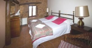 Casa Rural Las Aguedas Murias de Rechivaldo Camino de Santiago Frances 8 300x158
