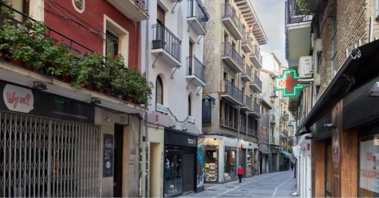 Hostal Arriazu Pamplona Camino de Santiago Frances 768x403