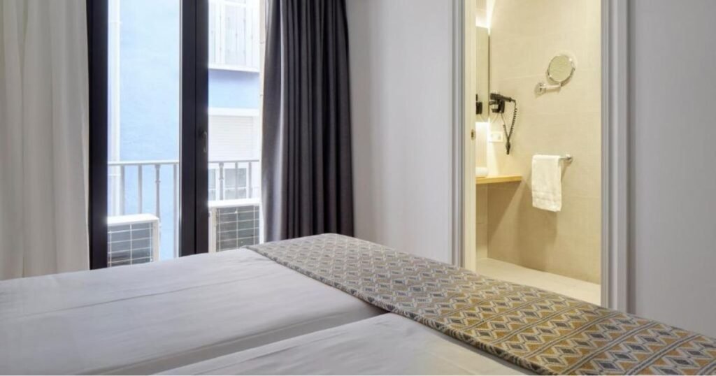 Hostal Arriazu Pamplona Camino de Santiago Frances 12 1024x538