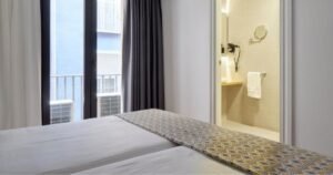Hostal Arriazu Pamplona Camino de Santiago Frances 12 300x158