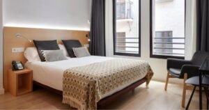Hostal Arriazu Pamplona Camino de Santiago Frances 15 300x158