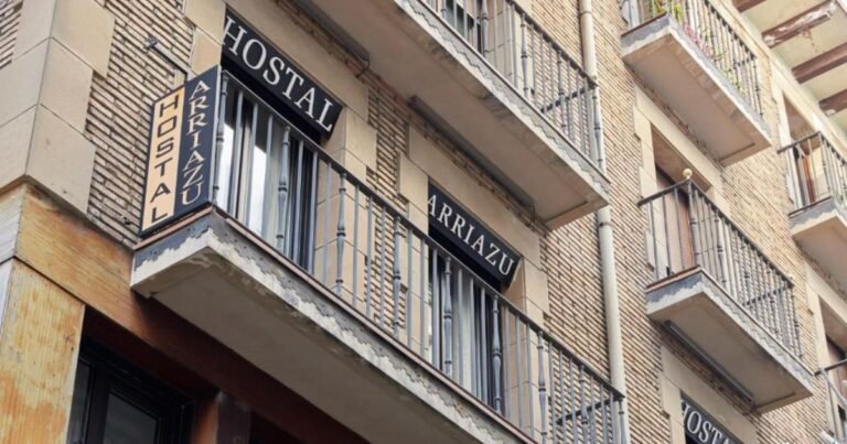 Hostal Arriazu Pamplona Camino de Santiago Frances 2 768x403