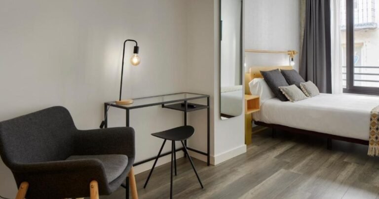 Hostal Arriazu Pamplona Camino de Santiago Frances 3 768x403