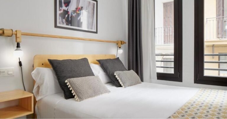 Hostal Arriazu Pamplona Camino de Santiago Frances 7 768x403