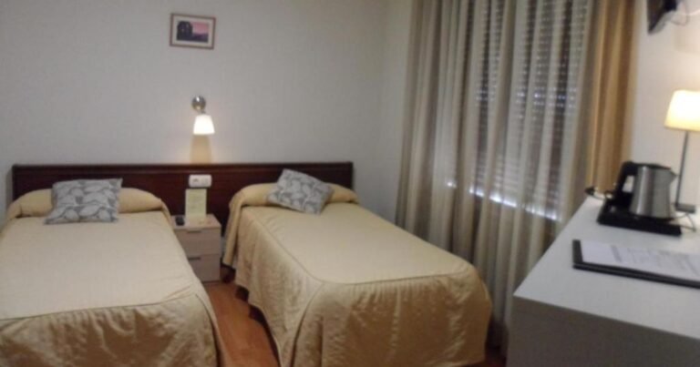 Hostal Coruna Astorga Camino de Santiago Frances 7 768x403