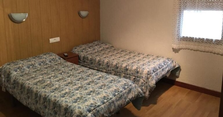 Hostal Hilton Burgos Camino de Santiago Frances 11 768x403