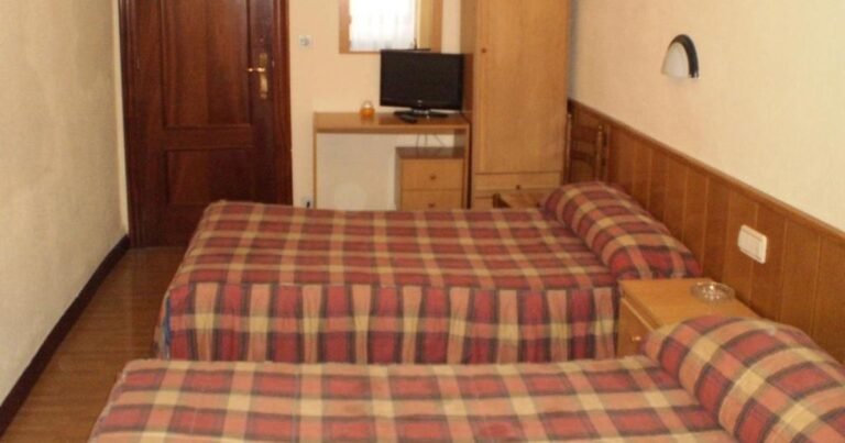 Hostal Hilton Burgos Camino de Santiago Frances 5 768x403