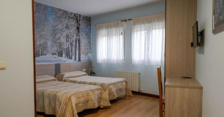 Hostal La Fuente Rabe de las Calzadas Camino de Santiago Frances 7 768x403