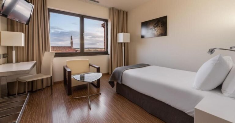 Hotel Eurostars Via de la Plata Camino de Santiago Frances 8 768x403