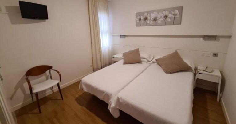 Hotel Jacobeo Burgos Camino de Santiago Frances 10 768x403