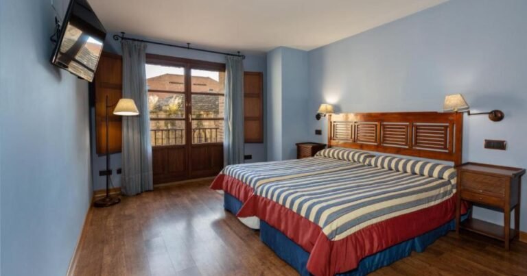 Hotel Palacio de Pujadas Viana Camino de Santiago Frances 12 768x403