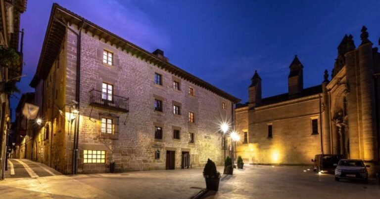 Hotel Palacio de Pujadas Viana Camino de Santiago Frances 2 768x403