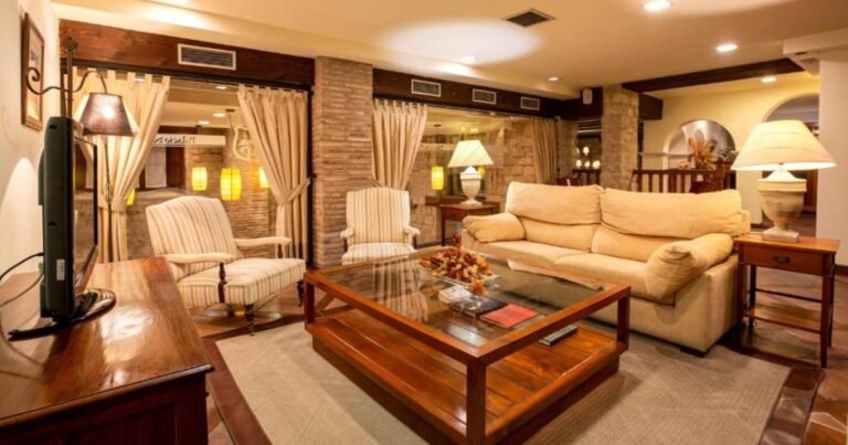 Hotel Palacio de Pujadas Viana Camino de Santiago Frances 6 768x403