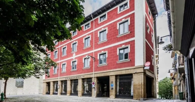 Hotel Pamplona Catedral Camino de Santiago Frances 768x403