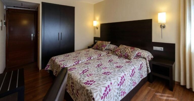 Hotel Restaurante La Peseta Astorga Camino de Santiago Frances 2 768x403