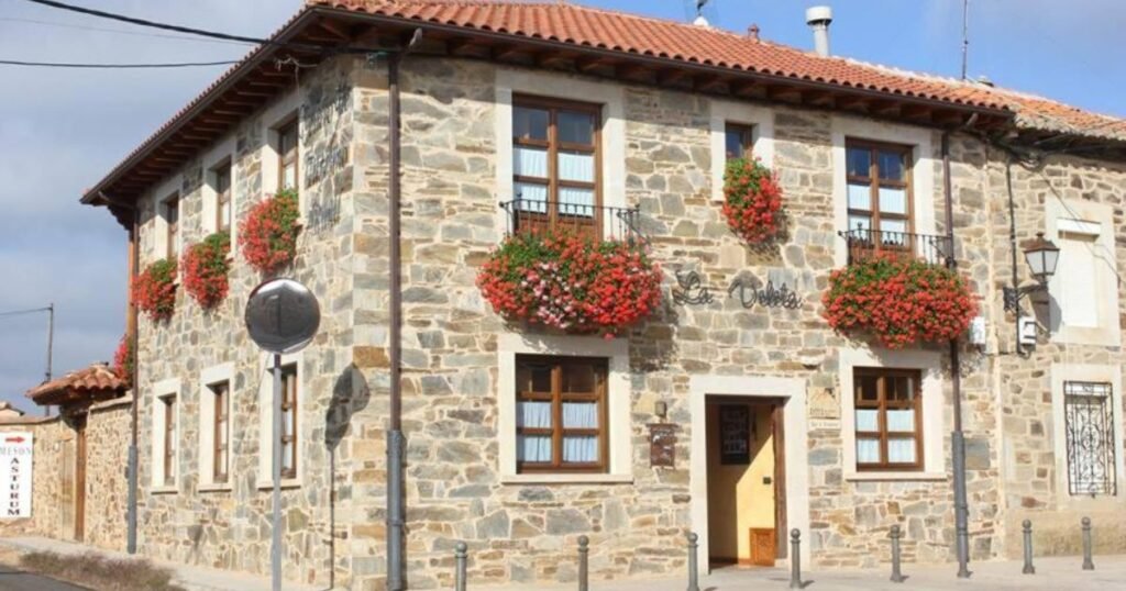 Hotel Rural La Veleta Murias de Rechivaldo Camino de Santiago Frances 1024x538