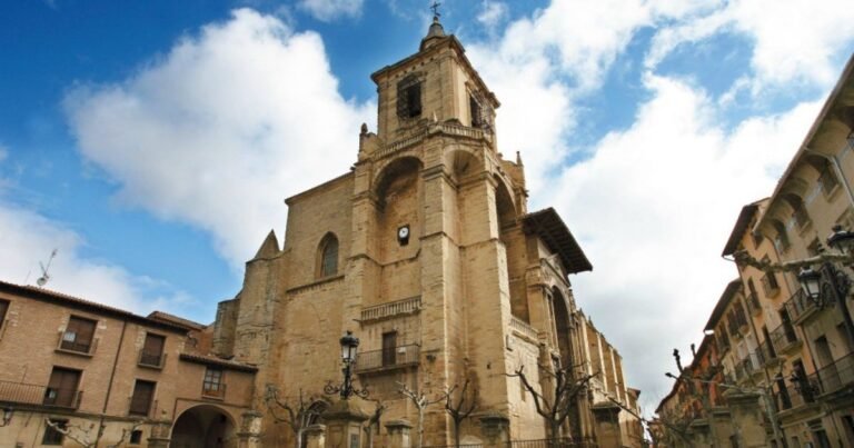 Iglesia de Santa Maria Viana Camino de Santiago Frances 768x403