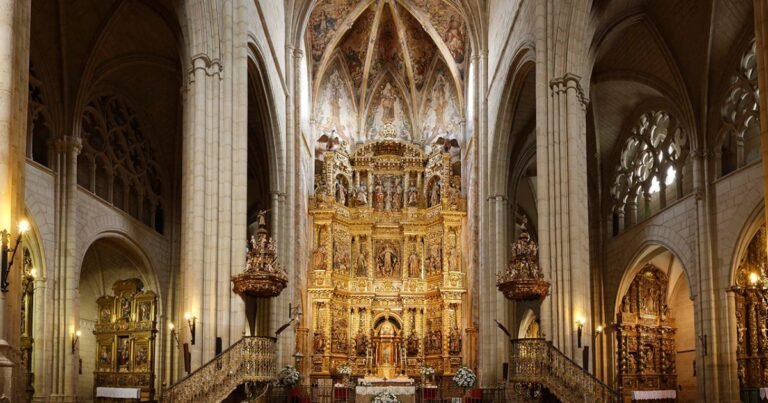 Iglesia de Santa Maria Viana Camino de Santiago Frances 2 768x403