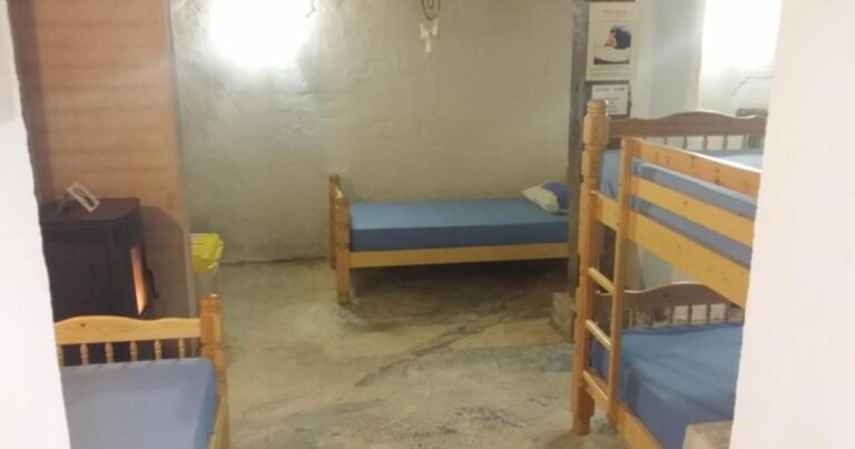 Refugio Peregrinos Acacio Orietta Camino de Santiago Frances 11 768x403