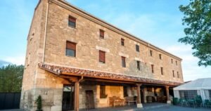Albergue La Fabrica Tardajos Camino de Santiago Frances 300x158