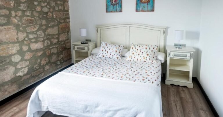 Albergue La Fabrica Tardajos Camino de Santiago Frances 10 768x403