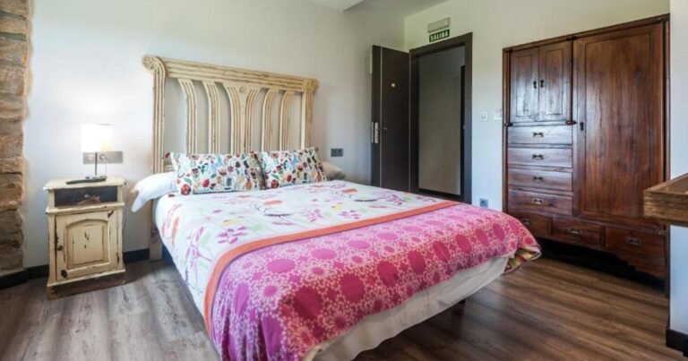 Albergue La Fabrica Tardajos Camino de Santiago Frances 9 768x403