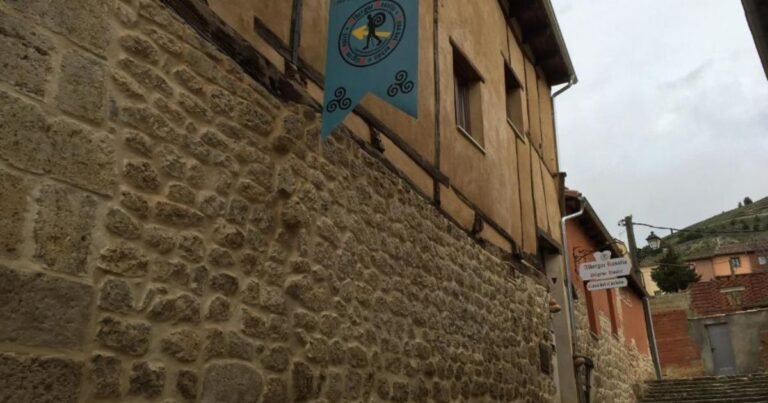 Albergue Rosalia Castrojeriz Camino de Santiago Frances 2 768x403