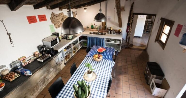 Albergue Rosalia Castrojeriz Camino de Santiago Frances 4 768x403