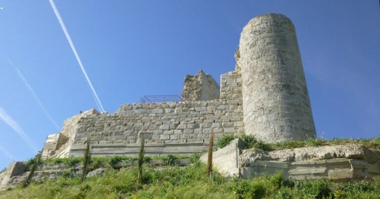 Castillo de Castrojeriz Camino de Santiago Frances 3 768x403