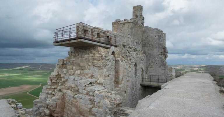 Castillo de Castrojeriz Camino de Santiago Frances 4 768x403