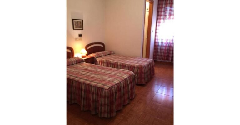 Hostal Los Chopos Osorno la Mayor Camino de Santiago Frances 10 768x403