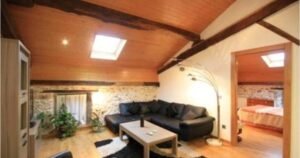 casa rural etxezuria valcarlos 05 salon 300x158