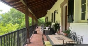 casa rural etxezuria valcarlos 07 terraza 300x158