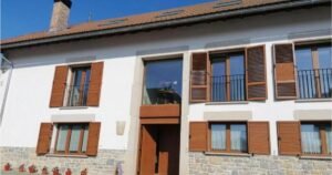 casa rural patxikuzuria espinal 06 fachada 300x158
