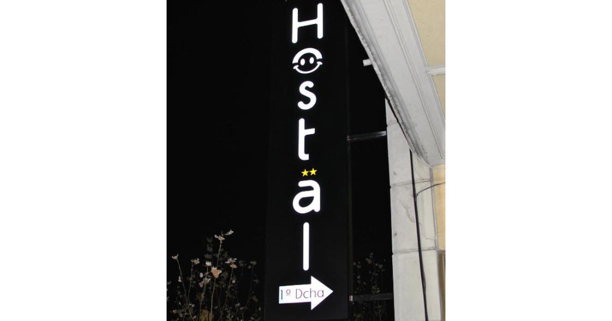 Happy Hostal Carrales Burgos