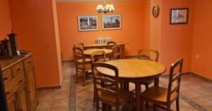 hostal albe carrion de los condes 04 300x158